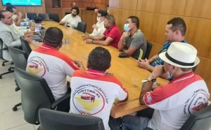 Encontro entre trabalhadores e empresários