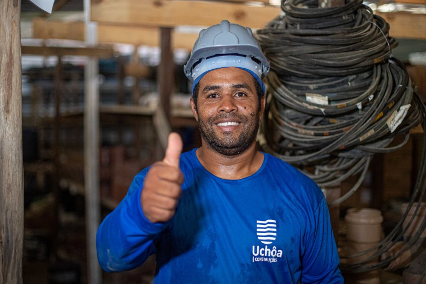 Germano Bento deixou a cidade de Chã Preta, no interior, para se dedicar aos trabalhos nos residenciais Diana Simon e Pedro Teixeira. Foto: Célio Júnior / Secom Maceió