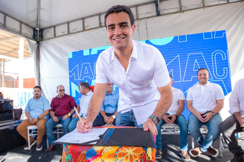 Ordem de serviço assinada pelo prefeito JHC assegura obra aguardada há anos na comunidades. Foto: Itawi Albuquerque / Secom Maceió
