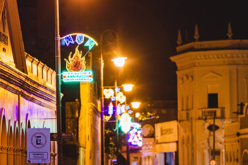 Rua Sá e Albuquerque já está no clima do São João. Foto: Jonathan Lins/Secom Maceió