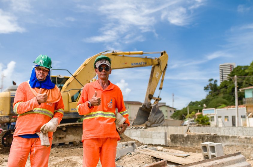 Mais de 200 pessoas trabalham na obra. Foto: Gabriel Moreira/Secom Maceió.
