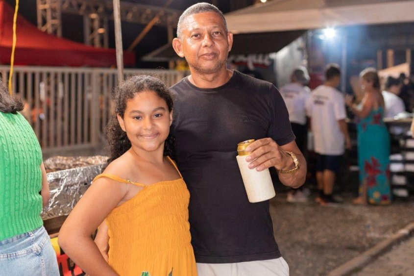 Antônio Nascimento e a filha de 9 anos. Foto: Victor Vercant/Secom Maceió