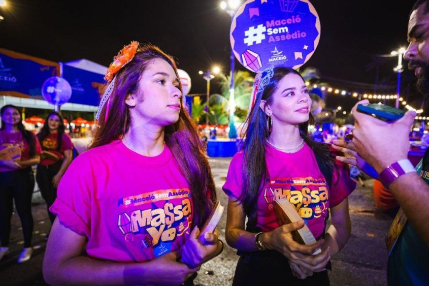 Em casos de assédio, equipe orienta mulheres e encaminha para atendimento especializado. Foto: Jonathan Lins/Secom Maceió