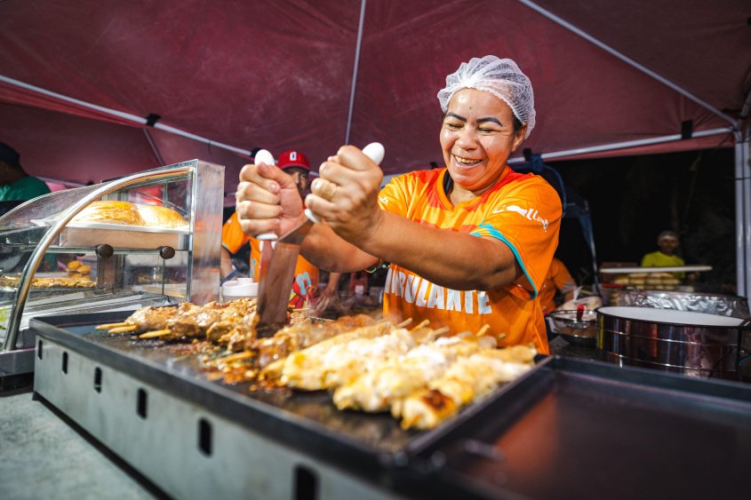 Trabalhalhadores aproveiram festas de São João para otimizar a renda. Foto: Jonathan Lins/ Secom Maceió