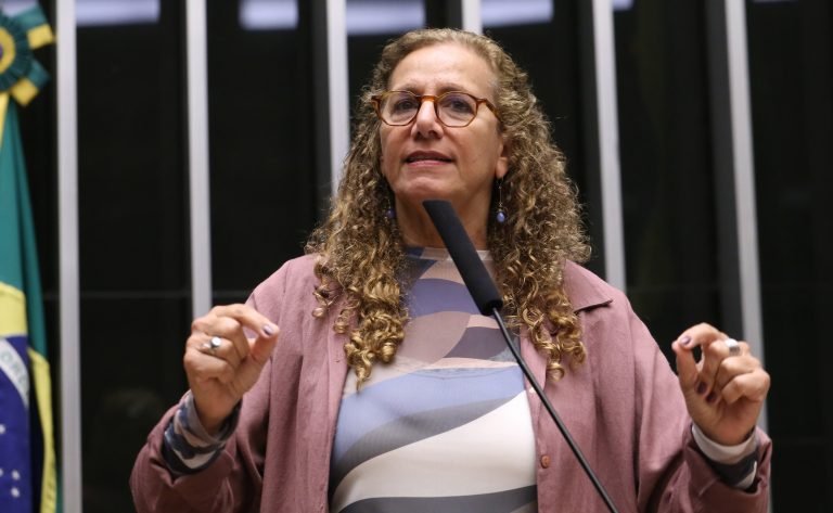 Discussão e votação de propostas legislativas. Dep. Jandira Feghali (PCDOB-RJ)