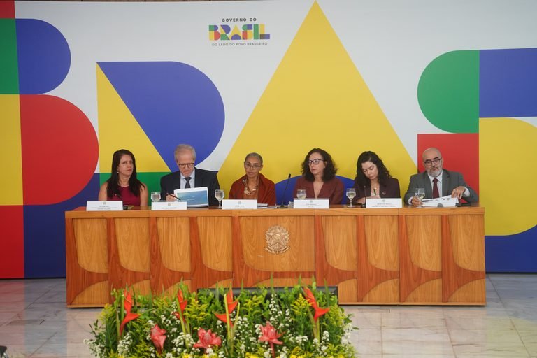 Governo lança Plano Clima, roteiro para o enfrentamento à crise climática até 2035