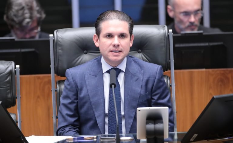 Discussão e votação de propostas legislativas. Presidente da Câmara dos Deputados, Hugo Motta (REPUBLICANOS - PB)