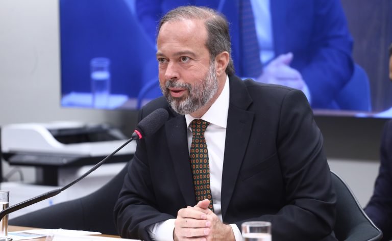 Ministro de Minas e Energia, Alexandre Silveira, em audiência pública na Câmara dos Deputados
