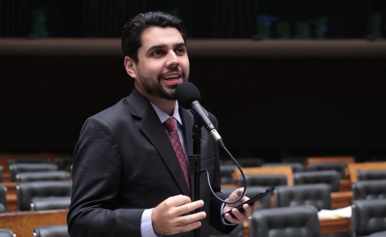 Discussão e votação de propostas legislativas. Dep. Lucas Abrahao (REDE - AP)