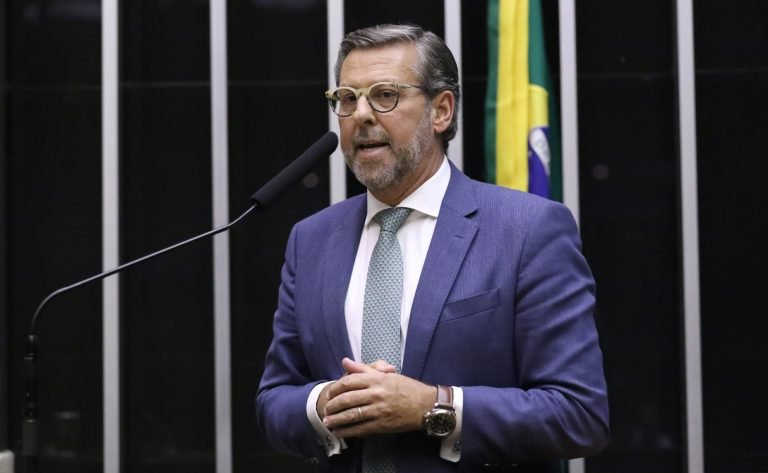 Discussão e votação de propostas legislativas. Dep. Carlos Sampaio (PSD - SP)