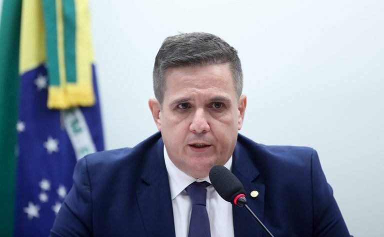 Deputado Dimas Fabiano (PP-MG) fala no Plenário da Câmara dos Deputados