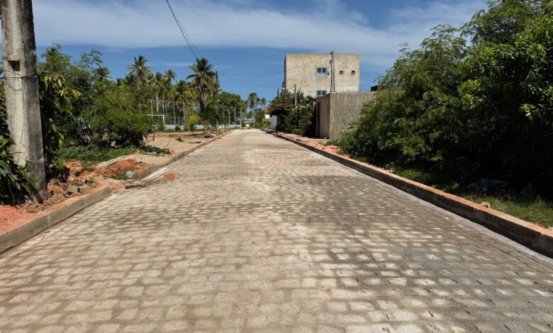 Prefeito Allan de Jesus destaca avanço das obras de pavimentação no povoado Lage - AMA