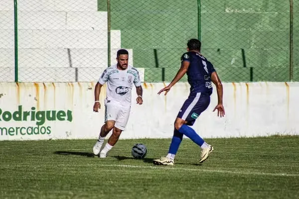 Gianlucas dúvida Sousa Juazeirense