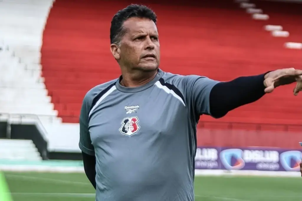 Santa Cruz busca resolver atrasos salariais após reuniões com o elenco (Foto: Evelyn Victoria/Santa Cruz)