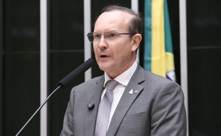 Homenagem ao bicentenário de relações diplomáticas entre o Brasil e a Santa Sé. Dep. Márcio Honaiser (PDT - MA)