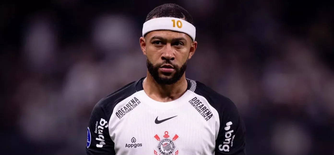 Lesão de memphis depay é agravada por erro na preparação física do corinthians