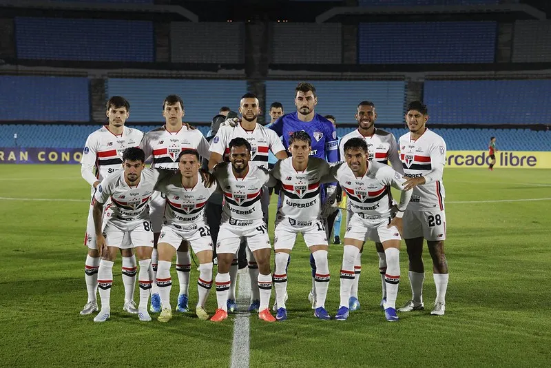 SUL-AMERICANA: São Paulo supera clima no Uruguai e Vasco empata na Argentina 2 SUL-AMERICANA: São Paulo supera clima no Uruguai e Vasco empata na Argentina (Foto: Rubens Chiri / SPFC)