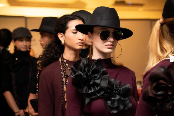 Virgínia Barros, Porão 40 e Rendá abrem o 3º dia de Metrópoles Catwalk - destaque galeria