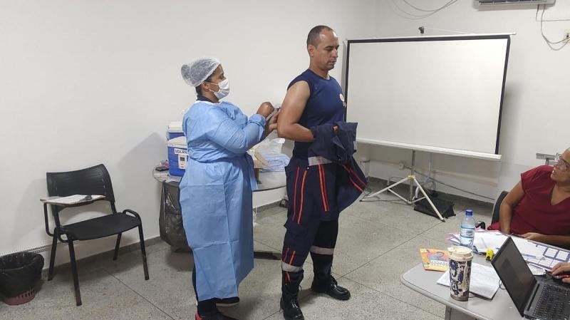 Samu de maceió imuniza quase cem profissionais de saúde contra a gripe