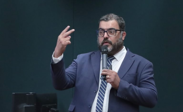 Audiência Pública - Piso salarial do profissional farmacêutico - PL nº 1.559/2021. Presidente - Federação Nacional dos Farmacêuticos - Fenafar, Fabio Basilio.