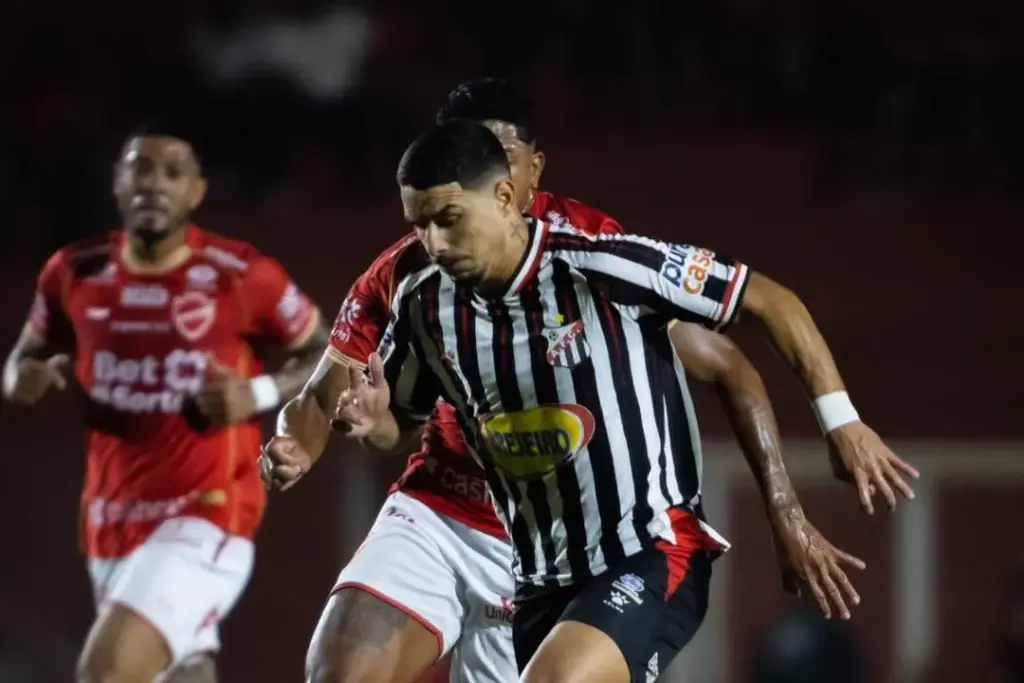 Anápolis elimina Vila Nova nos pênaltis e avança à semifinal da Copa Verde (Foto: Daiane Farias/Anápolis)