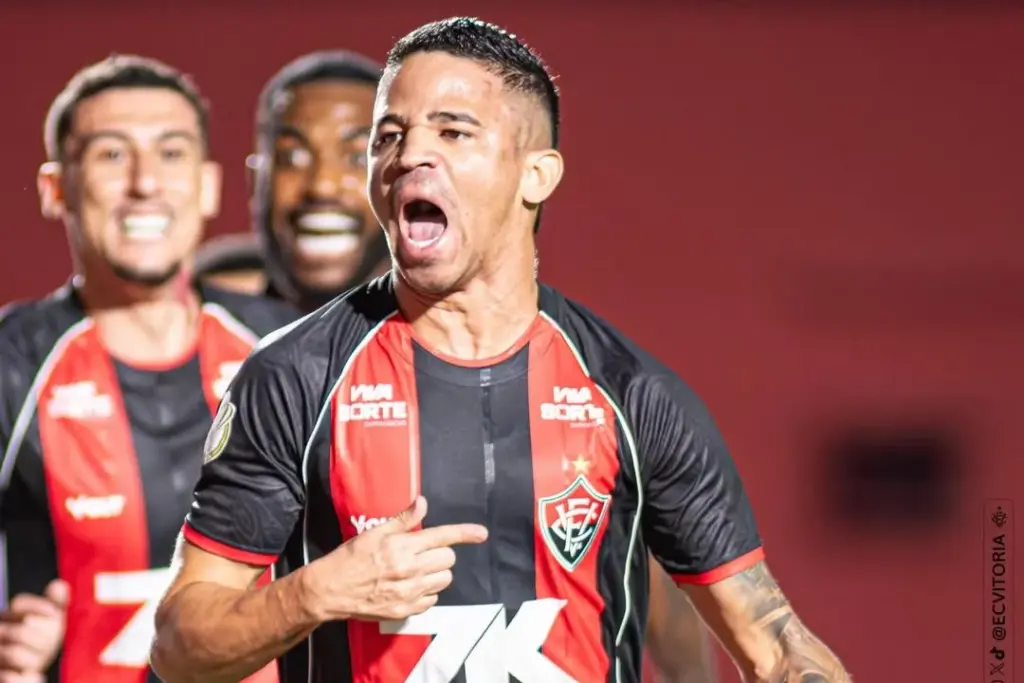 Vitória provoca Flamengo após classificação na Copa do Brasil: 'Além do futebol' (Foto: Victor Ferreira/ECV)