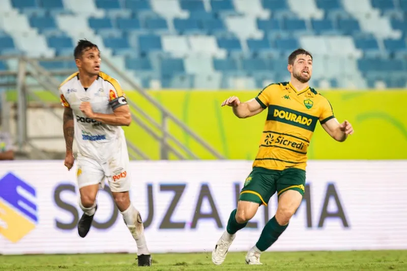 Cuiabá e Novorizontino empataram por 0 a 0 na noite deste sábado (16), na Arena Pantanal, pela nona rodada da Série B do Campeonato Brasileiro (Foto: Ascom/Dourado)
