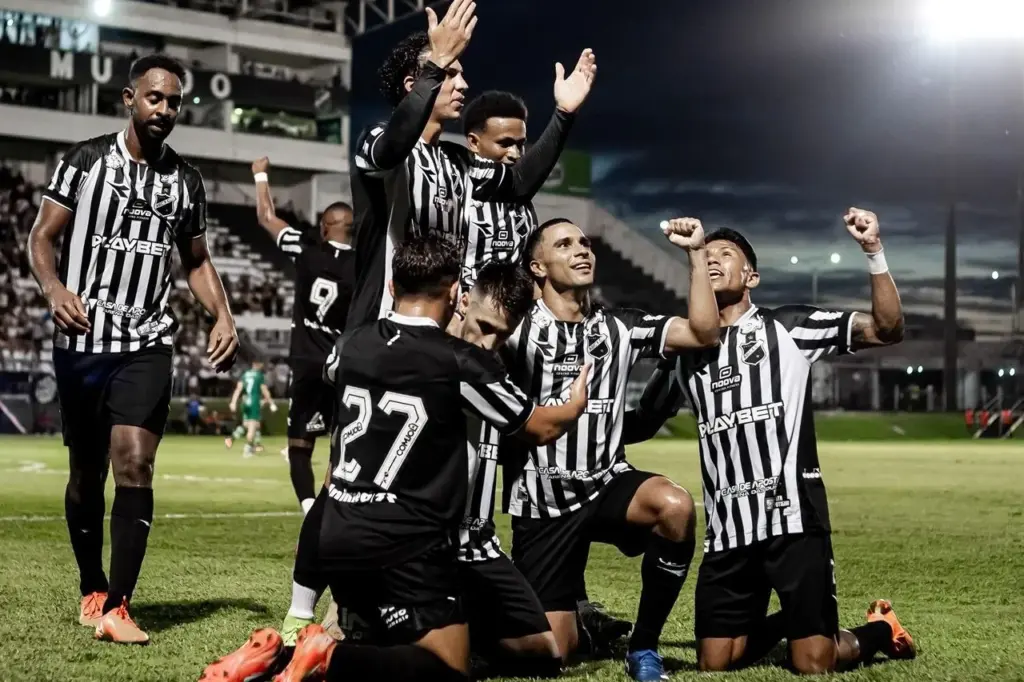 Vitória x ABC: Waguinho Dias descarta medo e garante time ofensivo (Foto: Guilherme Drovas/ABC)