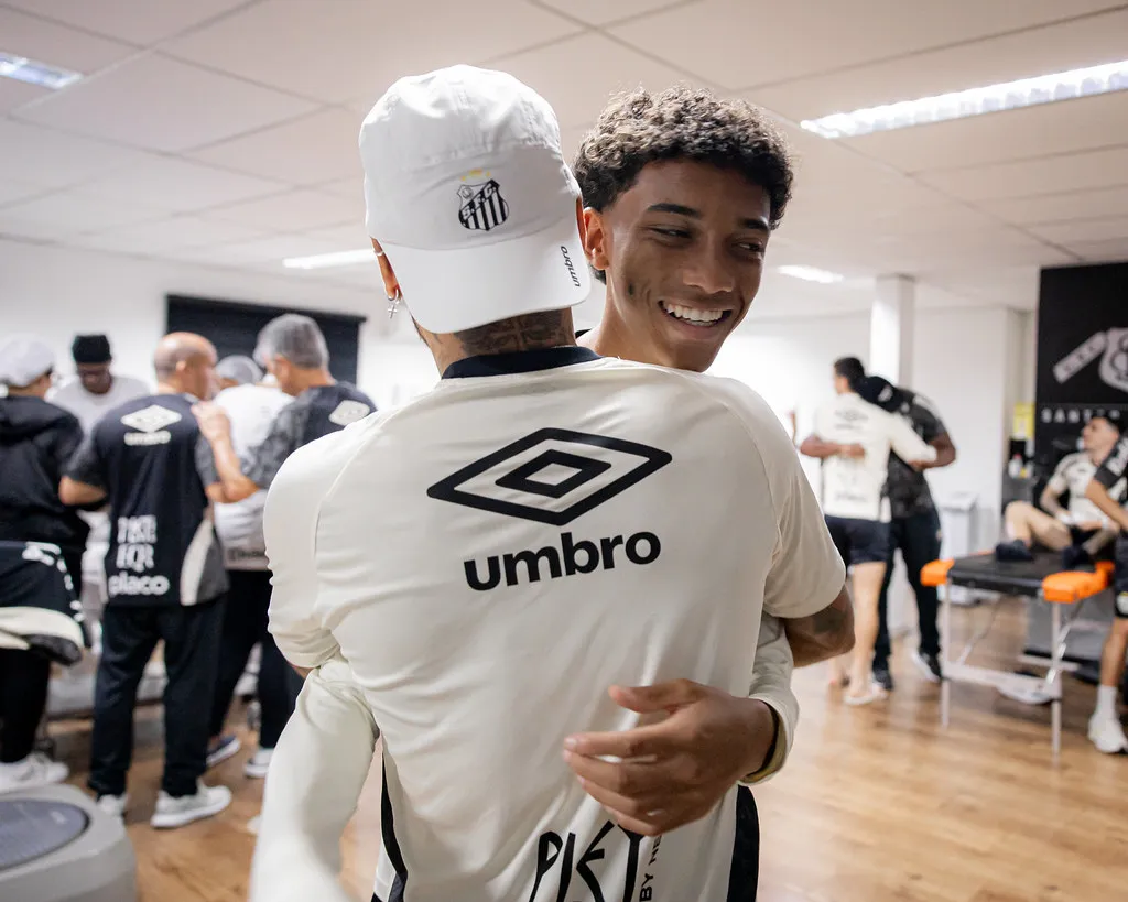 Neymar abraço Robinho Júnior