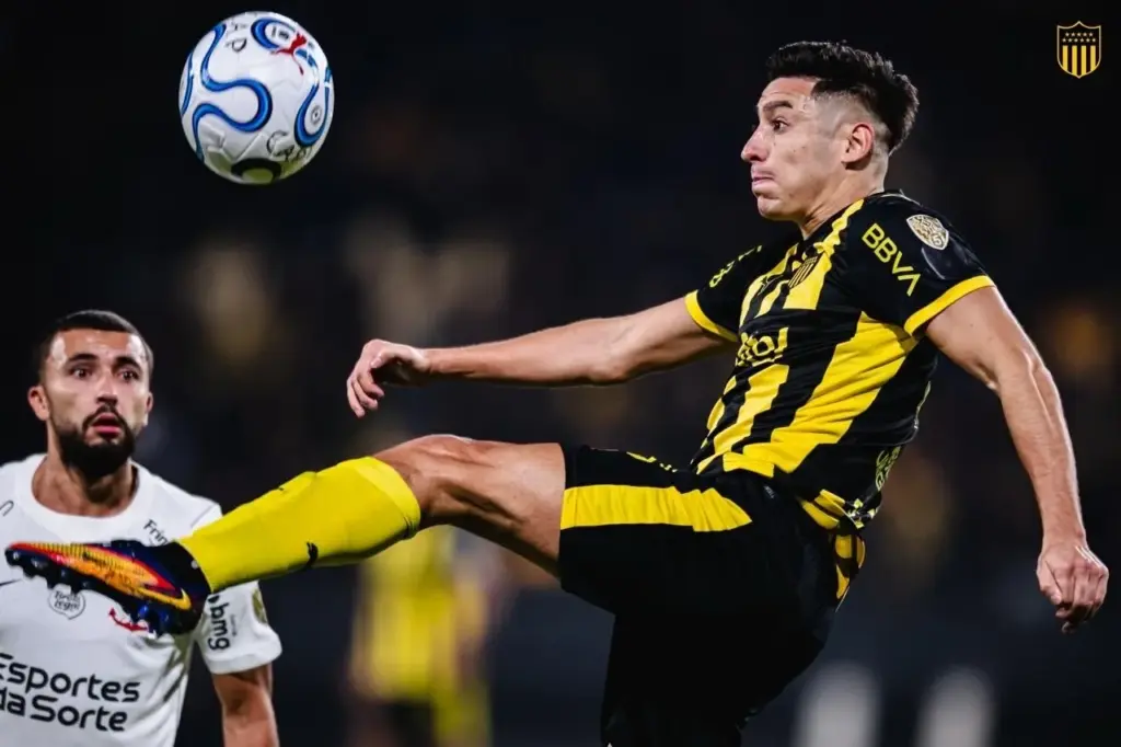 Corinthians empata com o Peñarol por 1 a 1 no Uruguai com gol de Labyad e garante a liderança isolada do grupo na Copa Libertadores (Foto: Peñarol)