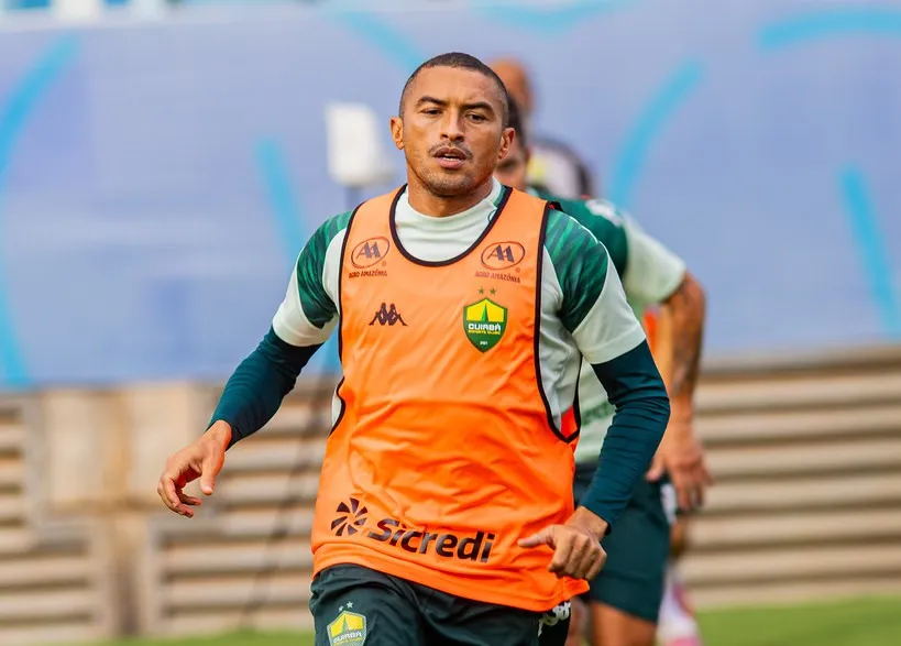 Nino Paraíba mantido titular Cuiabá