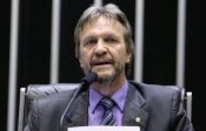 Flávio Bolsonaro e as Contradições no Caso Master