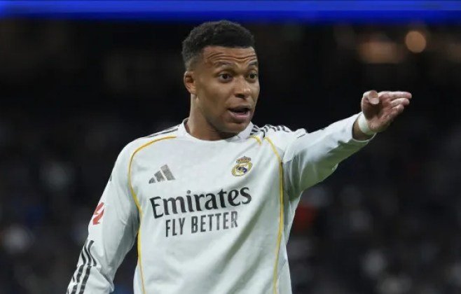 Mbappé volta a jogar, mas dá declarações críticas sobre o time