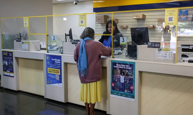 Dívidas do Novo Desenrola podem ser negociadas nas 10 mil agências dos Correios Dívidas do Novo Desenrola podem ser negociadas nas 10 mil agências dos Correios