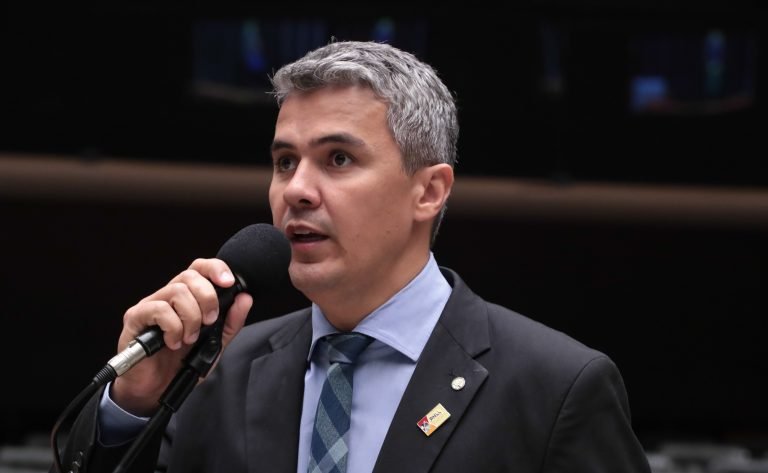 Discussão e votação de propostas legislativas. Dep. Diego Garcia (REPUBLICANOS-PR)