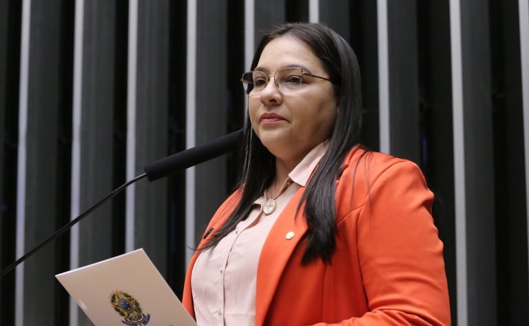Discussão e votação de propostas legislativas. Dep. Meire Serafim (UNIÃO - AC)
