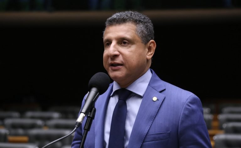 Discussão e votação de propostas legislativas. Dep. Dr Flávio (PL-RJ)