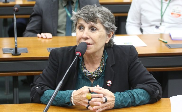 Audiência Pública - Scorecard do Brasil sobre políticas de controle do tabaco. Dep. Erika Kokay (PT - DF)