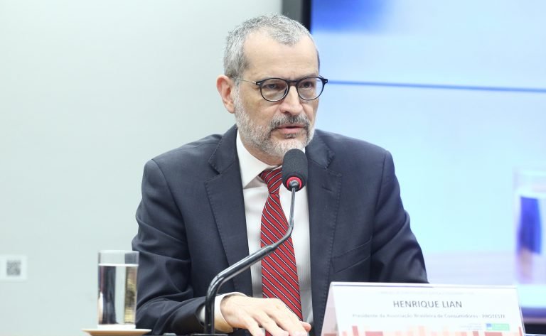 Audiência Pública - Redução do Imposto sobre Veículos Automotores. Presidente - Associação Brasileira de Consumidores, Henrique Lian