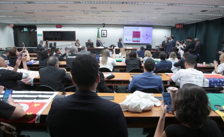 Audiência Pública - Piso salarial do profissional farmacêutico - PL nº 1.559/2021