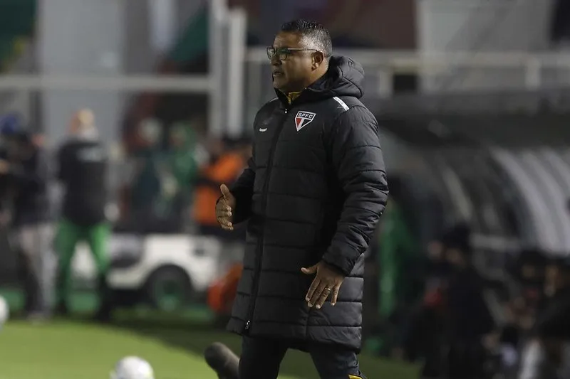 Juventude ironiza Roger Machado em rede social após classificação na Copa do Brasil e demissão do técnico no São Paulo (Foto: Rubens Chiri / São Paulo FC)