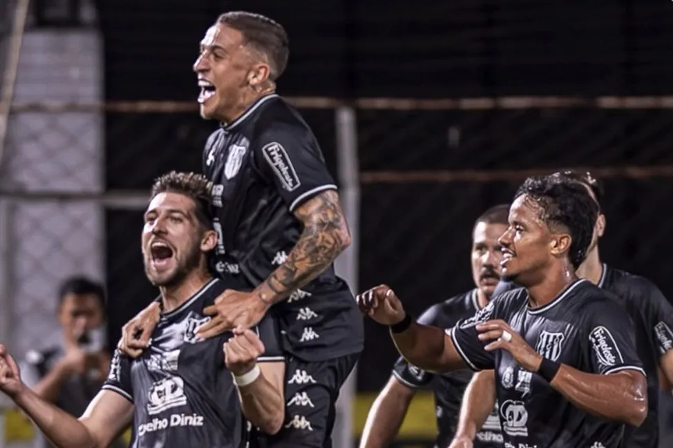 SÉRIE D: Democrata GV vence Porto-BA e cola na liderança 2 Democrata GV vence Porto-BA e cola na liderança da Série D (Foto: Divulgação)