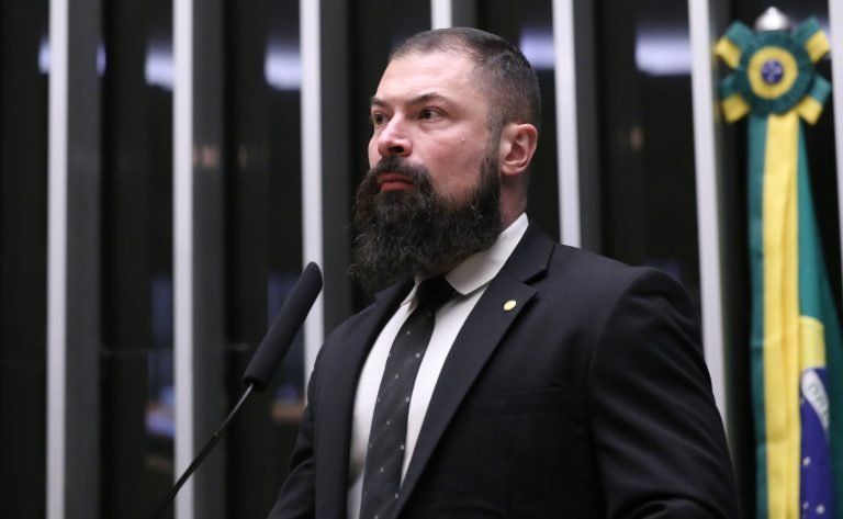 Deputado Delegado Paulo Bilynskyj (PL-SP) no Plenário da Câmara dos Deputados