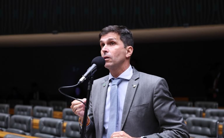 Discussão e Votação de propostas legislativas. Dep. Luiz Lima (NOVO - RJ)
