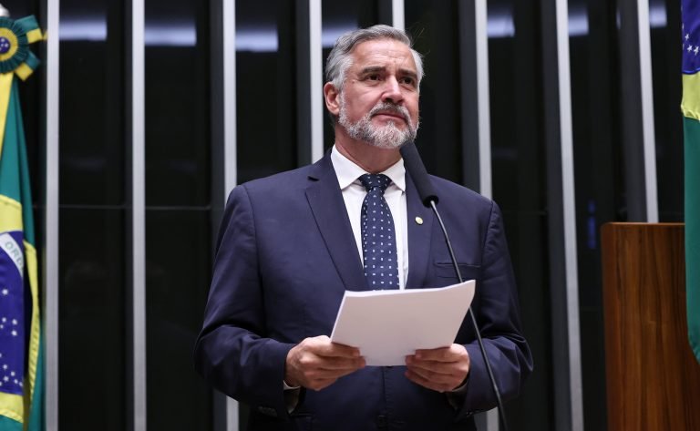 Discussão e votação de propostas legislativas. Dep. Paulo Pimenta (PT-RS)