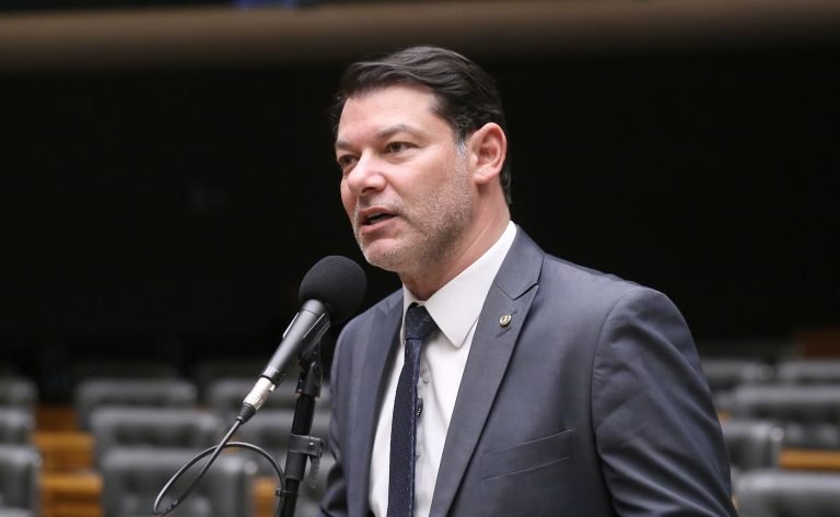Discussão e votação de propostas legislativas. Dep. Roberto Duarte (REPUBLICANOS - AC)