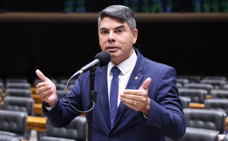Discussão e votação de propostas legislativas. Dep. Messias Donato (UNIÃO - ES)