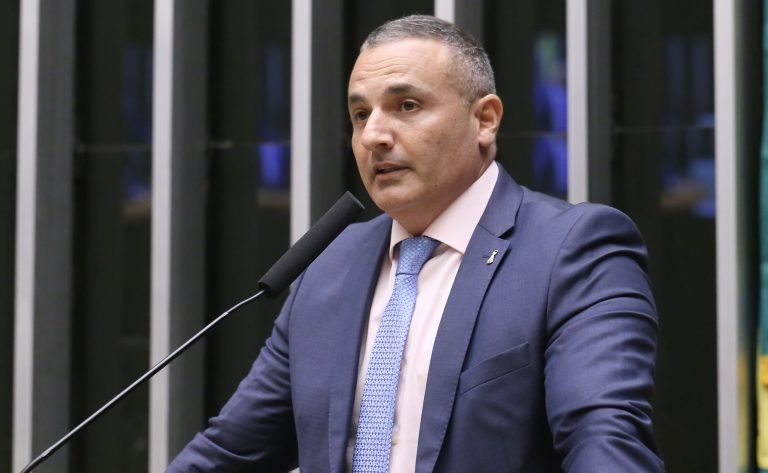 Deputado Delegado Palumbo (MDB-SP) fala no Plenário da Câmara dos Deputados