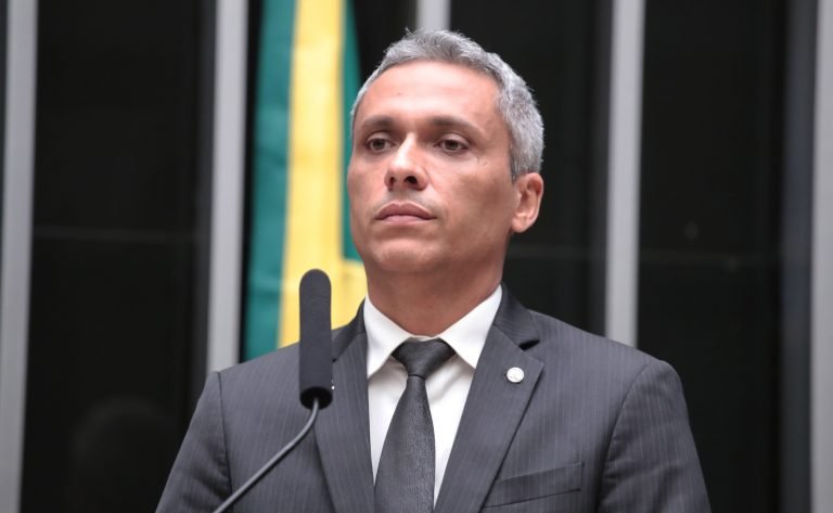 Deputado Gustavo Gayer (PL-GO) no Plenário da Câmara dos Deputados