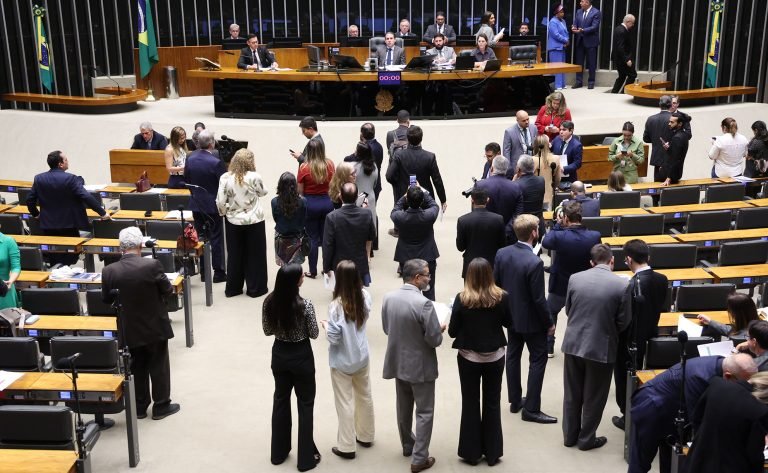Discussão e votação de propostas legislativas. Presidente da Câmara dos Deputados, Hugo Motta (REPUBLICANOS - PB)